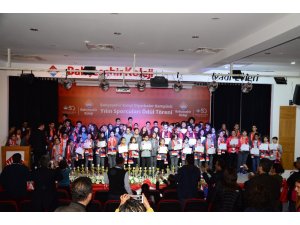 Bahçeşehir Koleji’nden başarılı sporculara ödül töreni