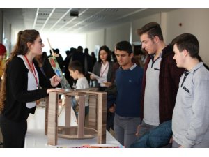 Nevşehir Hacı Bektaş Veli Üniversitesi öğrenciler bilim fuarı açtı