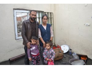 Canbaz ailesi yanan evleri için yardım bekliyor