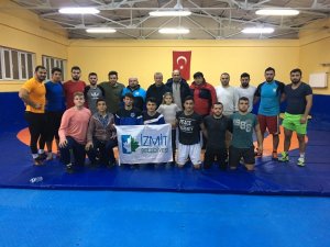 İzmit Belediyespor yeni güreşçilerini seçiyor