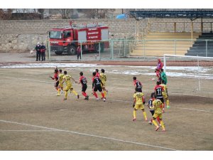 TFF 3. Lig- Bayburt Grup İl Özel İdare ve Gençlik Spor:0- Orhangazi Belediyespor:3