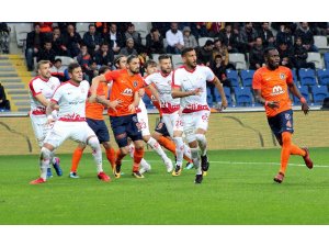 Süper Lig: Medipol Başakşehir:  4 - Antalyaspor: 1 (Maç sonucu)