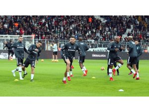Beşiktaş 10 yabancıyla Osmanlıspor karşısında