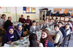 Aslanapa Ortaokulu ’Yerli Malı Haftası’nı kutladı
