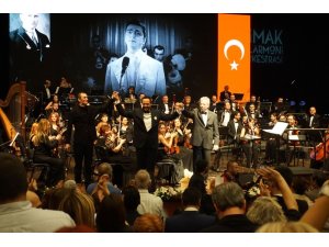 Mersin, Zeki Müren şarkılarıyla nostalji yaşadı
