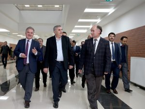 SAÜ İlahiyat Fakültesi yeni yerine taşındı