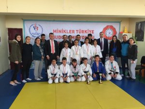 Karaman’da okullar arası judo il birinciliğinde şampiyonlar belli oldu