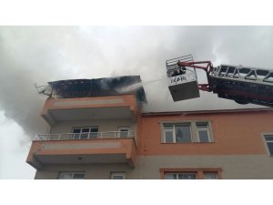 Bingöl’de çatı yangını