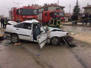 Karaman’da otomobil ile kamyonet çarpıştı: 1 ölü, 6 yaralı