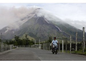 Filipinler, Moyan Yanardağı çevresini felaket bölgesi ilan etti