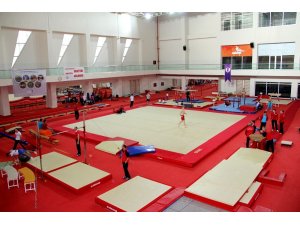 Artistik Cimnastik Milli Takımı Mersin’de kampa girdi