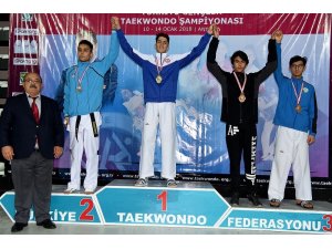 Kağıtsporlu tekvandocular Gençler Türkiye Şampiyonasından madalya ile döndü