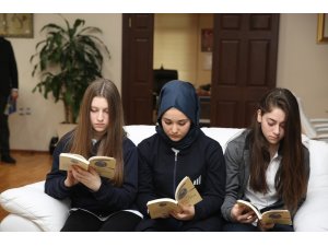 Öğrenciler Başkan Dişli ile birlikte kitap okudu