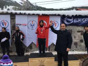 Erzincanlı milli kayakçı dünya şampiyonasına hazırlanıyor