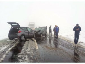 Aksaray’da iki otomobil çarpıştı: 1 ölü, 6 yaralı