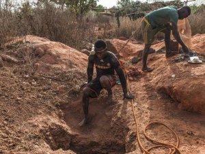 Gana'da lityum minerali keşfedildi