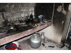 Evi yanan 3 çocuk babası yardım bekliyor
