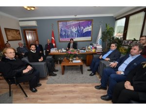 CHP Foça yönetiminden Başkan Demirağ’a ziyaret