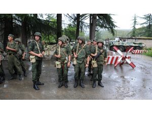 Abhazya’da 2018, askeri tatbikatlarla başladı