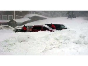 Uludağ’da kar fırtınası