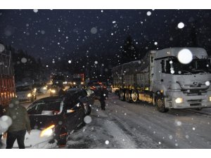 Konya-Antalya karayolunda ulaşıma kar engeli