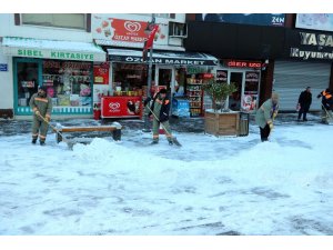 Yozgat Belediyesi 120 personelle karla mücadele ediyor