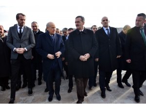 MHP Lideri Bahçeli, Ülkücü Şehitler Anıtını ziyaret etti