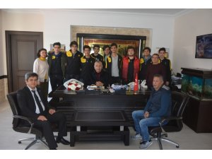 Bozyazı Anadolu Lisesi Voleybol Takımı şampiyon oldu