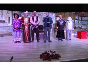 Beyşehir Belediyesinden karne hediyesi, tiyatro gösterisi