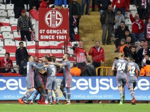 Süper Lig: Antalyaspor: 1 - Beşiktaş: 2 (Maç sonucu)