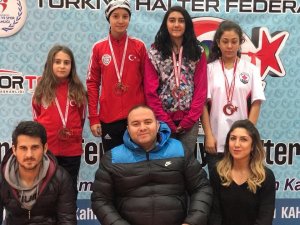 1308 Osmaneli Belediyespor Halter Takımı sporcularından büyük başarı
