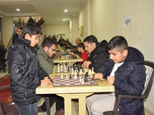 Ağrı’da ödüllü satranç turnuvası başladı