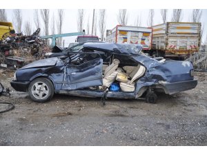 Konya’da kamyon ile otomobil çarpıştı: 1 ölü