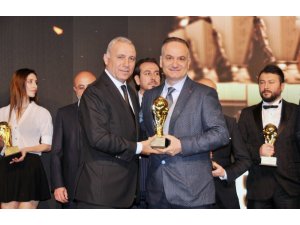 Futbol efsanesi Stoichkov’dan Adanalı doktora ‘spora destek’ ödülü