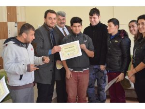 Turgutlu’nun +1 Kafe çalışanlarına onur belgesi