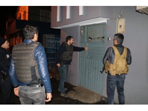 Adana’da terör propagandasına 9 gözaltı