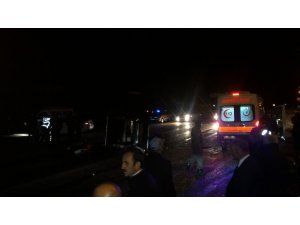 Amasya’da otomobil ile kamyonet çarpıştı: 5 yaralı