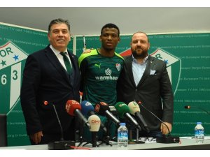 Bursaspor, Shehu ile sözleşme imzaladı