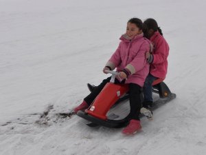 'Beyaz kent'in çocukları için kayak tesisi kuruldu