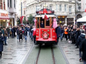 Kadıköy-Moda Nostaljik Tramvayı İBB'ye devredildi