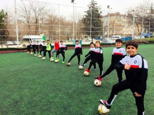 Siirt’te futbol spor okulu açıldı