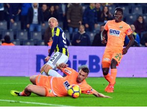 Spor Toto Süper Lig: Fenerbahçe: 2 - Aytemiz Alanyaspor: 0 (İlk yarı)