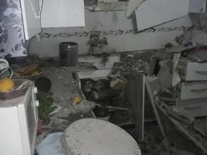Suriye’den atılan roket evin tavanını delip pencereden bahçeye düştü