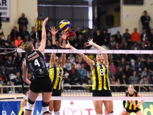 Vestel Venus Sultanlar Ligi: Çanakkale Belediyespor: 1 - Fenerbahçe: 3