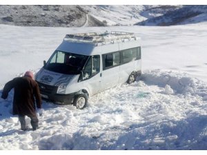 Bingöl’de buzlanma kaza getirdi: 10 yaralı