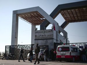Refah Sınır Kapısı Mısır'da mahsur kalanlar için açıldı