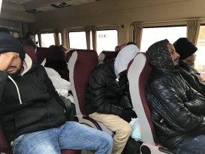 Durdurulan otobüste 41 kaçak yakalandı