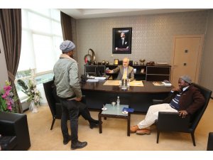 Afrikalı öğrencilerden Başkan Kösemusul’a ziyaret