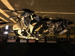 Lüks cip ile kamyon çarpıştı: 1 ölü, 5 yaralı