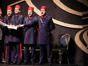 'Makedonya Gamzesi' ilk kez tiyatroseverlerle buluştu